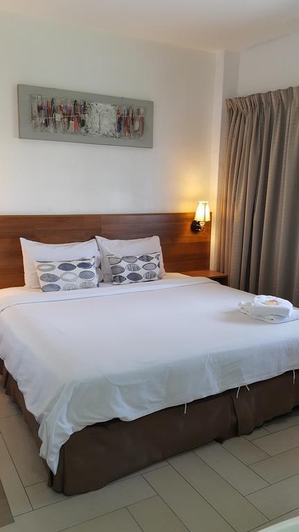 Dynasty Hotel 2*